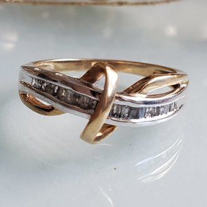 Vintage Modernist Twist 10K Yellow White Gold Diamond  Baguette Band Ring Size 7